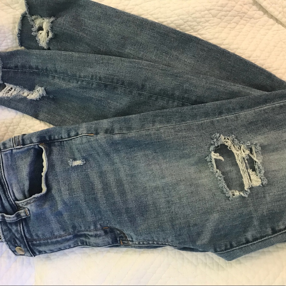 American Eagle distressed skinny jeans
